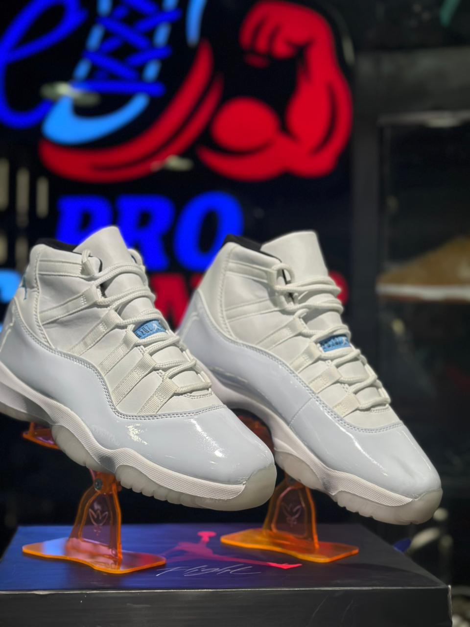 Jordan 11 White